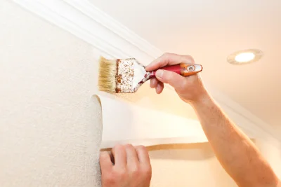 Pose de papier peint à Ploubezre — revêtements muraux et toiles de verre